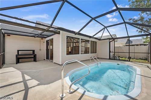 5581 Longleaf Dr, NORTH FORT MYERS, FL, 33917-3468 | Card Image