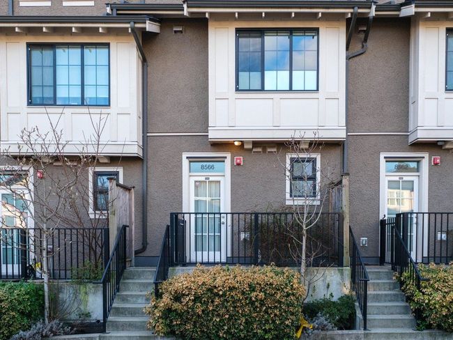 8566 Osler Street, Townhouse with 3 bedrooms, 2 bathrooms and 2 parking in Vancouver BC | Image 3