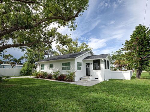 611 W Wentworth St, Englewood, FL, 34223-2849 | Card Image