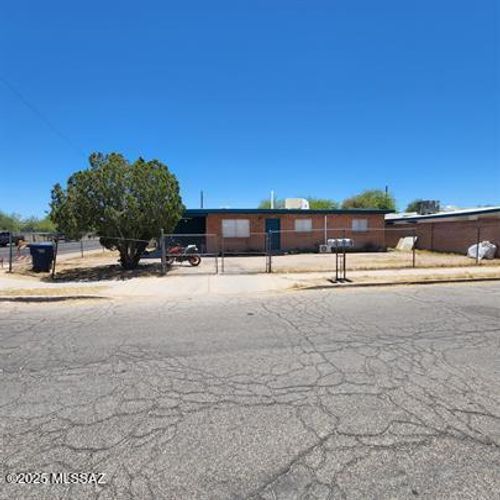apt-1-301 W Alaska St, Tucson, AZ, 85706-3290 | Card Image