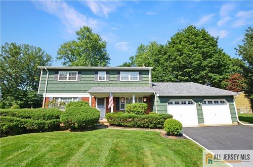 20 Rath Ln, East Brunswick, NJ, 08816-2811 | Card Image