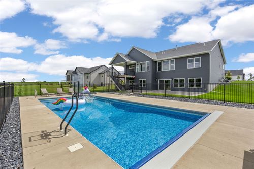1497 Glen Rock Cir, Marion, IA, 52302-8011 | Card Image