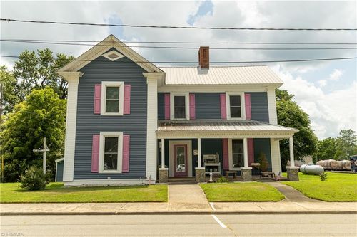 216 E Main St, Pilot Mountain, NC, 27041-8521 | Card Image