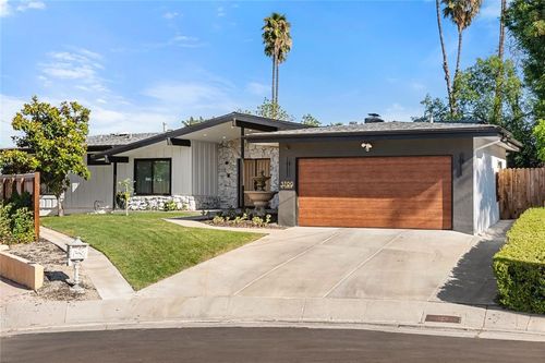 5700 El Canon Ave, Woodland Hills, CA, 91367-5821 | Card Image