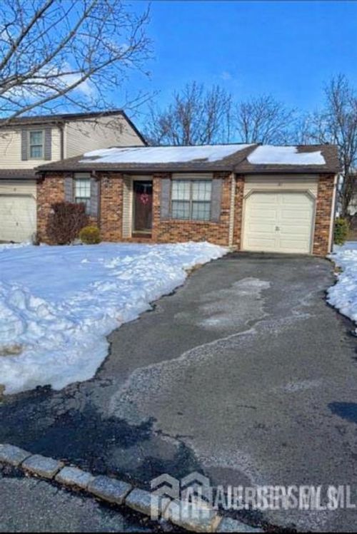 32 Dogwood Dr, Edison, NJ, 08820-1403 | Card Image