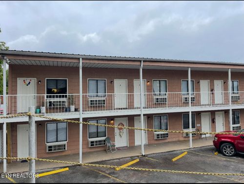 5-215 E Race St, Kingston, TN, 37763-2854 | Card Image