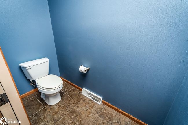 403 E Carleton St, House other with 6 bedrooms, 4 bathrooms and null parking in Toledo IA | Image 18