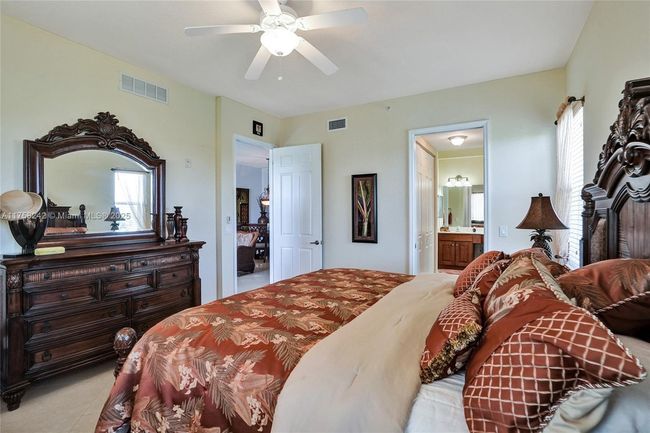 APT-501 - 3500 Oaks Clubhouse Dr, Condo with 3 bedrooms, 2 bathrooms and null parking in Pompano Beach FL | Image 55
