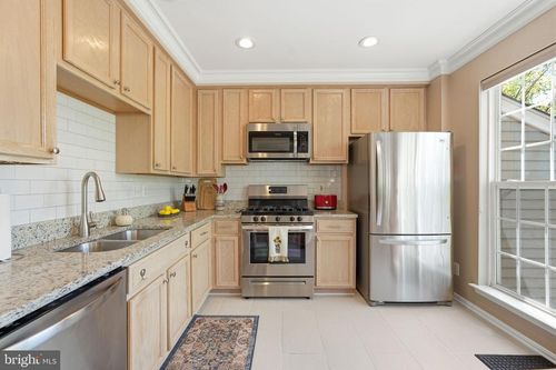 12-214 Fallsgrove Blvd, ROCKVILLE, MD, 20850-4748 | Card Image