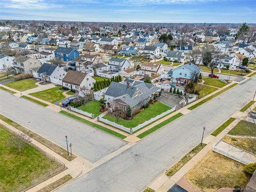 2 Drake Ln, Levittown, NY, 11756-4912 | Card Image