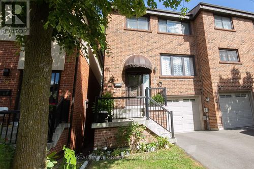 71 Maplebranch Path, Etobicoke, ON, M9P3T4 | Card Image