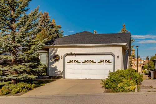 82 Hawkdale Circle Nw, Calgary, AB, T3G3L4 | Card Image