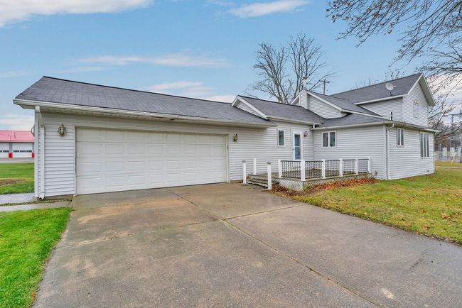 7493 S Saginaw St, House other with 3 bedrooms, 3 bathrooms and null parking in New Lothrop MI | Image 10