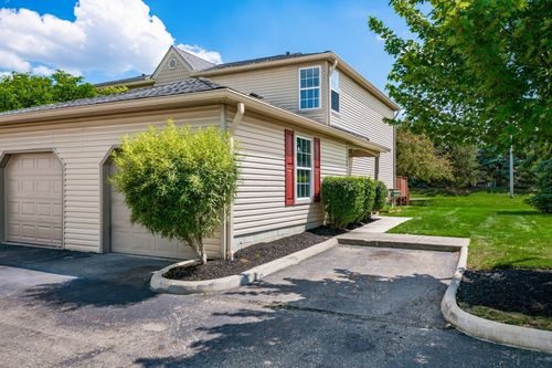 42d-5641 Everbrook Dr, Hilliard, OH, 43026-8618 | Card Image