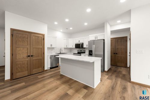 7000 E Brooks Edge Pl, Sioux Falls, SD, 57110-6358 | Card Image