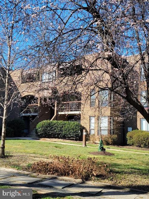 apt-110-11208 Chestnut Grove Sq, RESTON, VA, 20190-5123 | Card Image