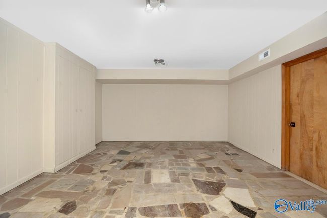 This space would make a great media room space | Image 38