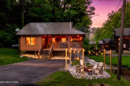 347 Caney Creek Rd, Pigeon Forge, TN, 37863-4710 | Card Image