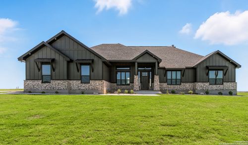111 Sunset Dr, La Vernia, TX, 78121-4992 | Card Image