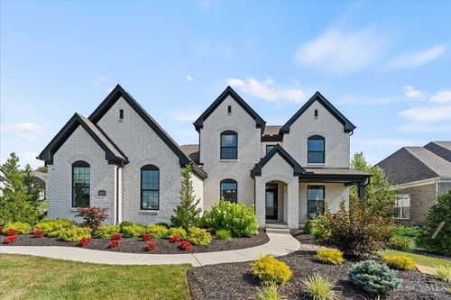 8926 Suncrest Ln, Mason, OH, 45040-3601 | Card Image