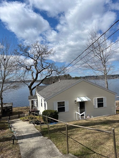 131 Hemlock Shore Rd, Lakeville, MA, 02347 | Card Image