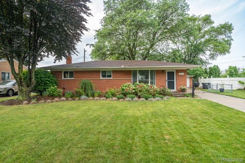 13961 Lyons St, Livonia, MI, 48154-4627 | Card Image