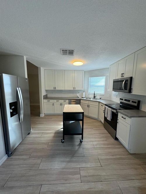 4020 E Louisiana Ave, TAMPA, FL, 33610-6726 | Card Image