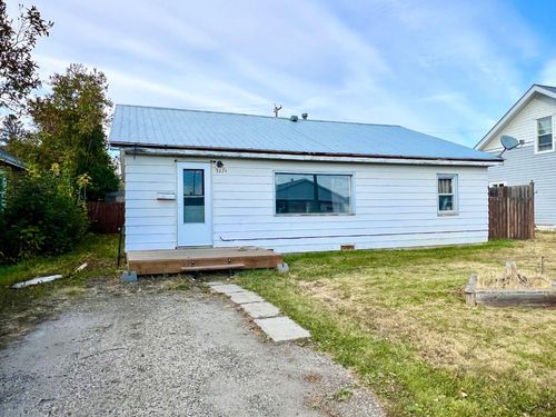 5024 51 Ave, Eckville, AB, T0M0X0 | Card Image