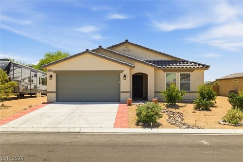 3813 E Gunnison Ave, Pahrump, NV, 89061-0102 | Card Image