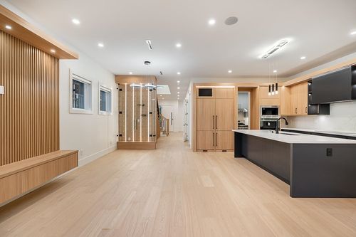 2208 St George St, Port Moody, BC, V3H2G2 | Card Image