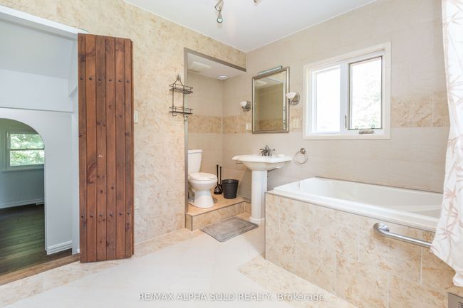 2087 Rumney Rd, House other with 3 bedrooms, 3 bathrooms and 6 parking in Midland ON | Image 23