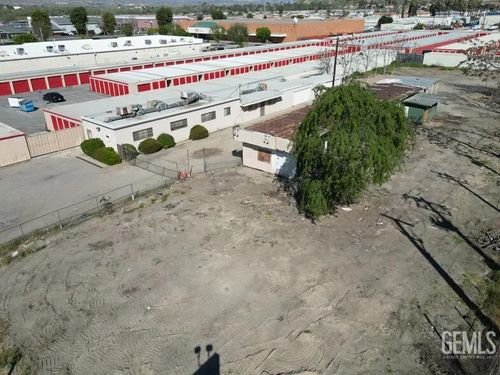 4000 Chester Avenue, Bakersfield, CA, 93301 | Card Image