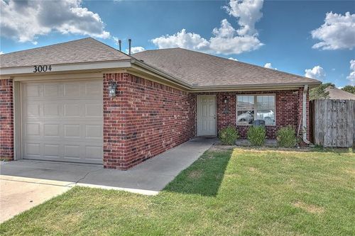 3004 S B St, Rogers, AR, 72758-0112 | Card Image