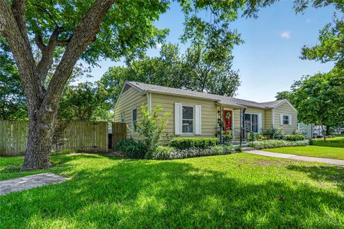 712 Edgefield Dr, Garland, TX, 75040-7730 | Card Image