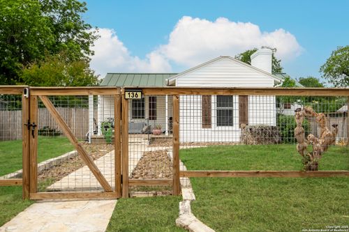 136 John Page Dr, San Antonio, TX, 78228-3129 | Card Image