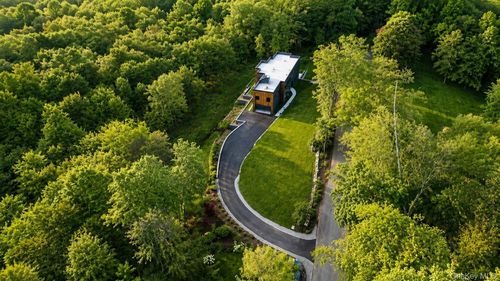 41 Mead Rd, North Castle, NY, 10504-2705 | Card Image