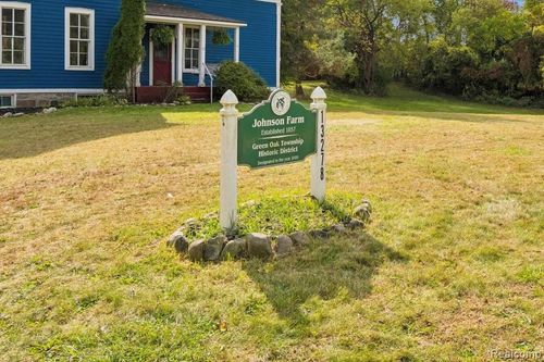 13278 9 Mile Rd, South Lyon, MI, 48178-9518 | Card Image