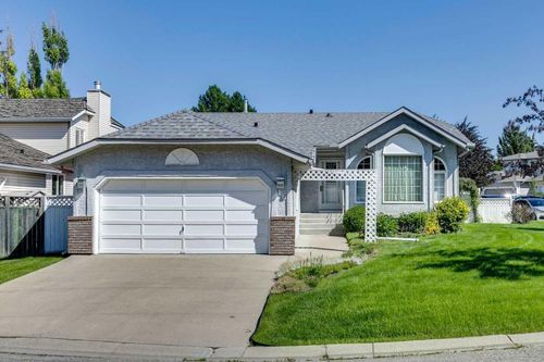 16 Shawnee Way Sw, Calgary, AB, T2Y2V4 | Card Image