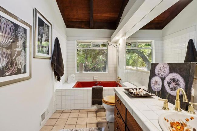 10605 Berkshire Dr, House other with 4 bedrooms, 4 bathrooms and 4 parking in Los Altos Hills CA | Image 35