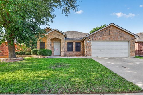 612 Cranbrook Dr, Fort Worth, TX, 76131-4237 | Card Image