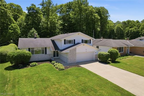1633 Windsor Drive, Mayfield Heights, OH, 44124 | Card Image