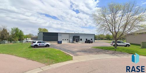 516 N Garfield Cir Circle, Sioux Falls, SD, 57104 | Card Image