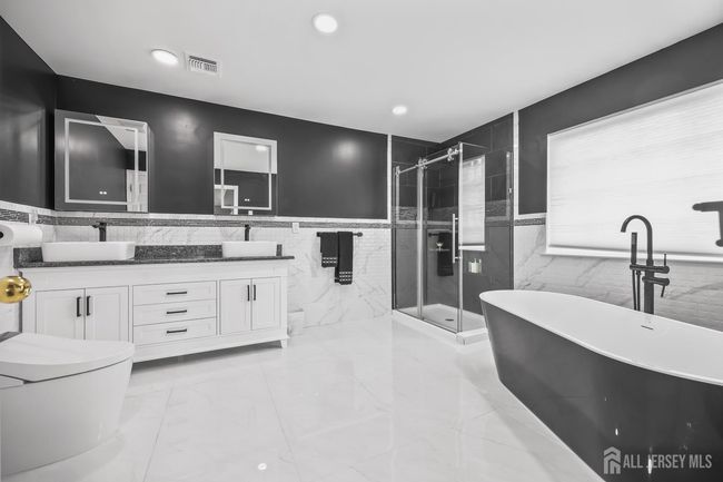 1004 Antoinette Dr, House other with 5 bedrooms, 3 bathrooms and null parking in Monroe NJ | Image 21