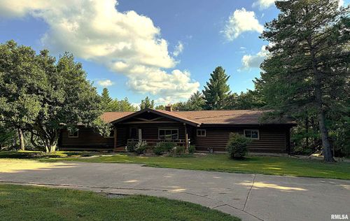 1 Marty Ln, Macomb, IL, 61455-9504 | Card Image