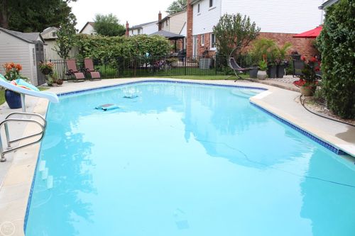 47165 Susan Rd, Macomb, MI, 48044-2587 | Card Image