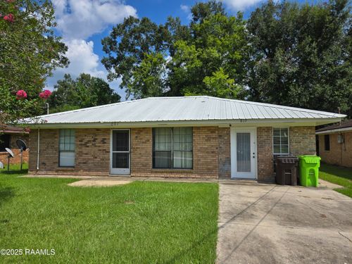817 Cecile Blvd, Breaux Bridge, LA, 70517-5709 | Card Image