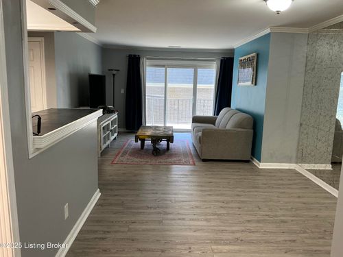 204-2845 Hikes Ln, Louisville, KY, 40218-1650 | Card Image