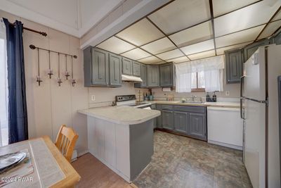 Kitchen | Image 3