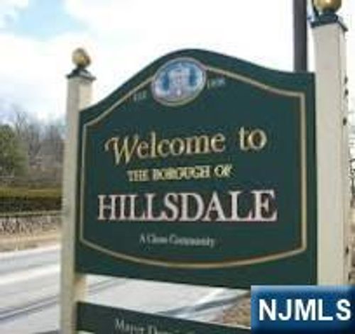 6 Lake St, Hillsdale, NJ, 07642-1425 | Card Image