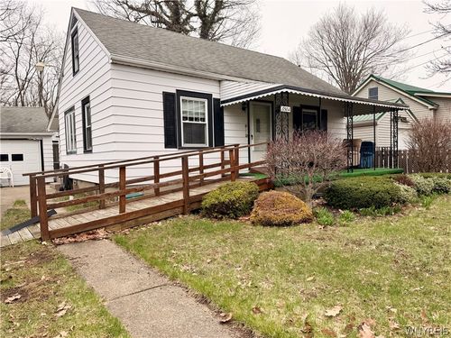 6584 Hamilton Dr, Derby, NY, 14047-9650 | Card Image